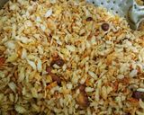 A picture of step 9 of Pohe ka fried chivda.