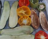 Foto del paso 2 de la receta: Pimientos tricolor gratinados rellenos de carne picada