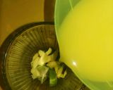 A picture of step 2 of Ginger_fanta_moctail.