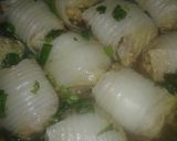 Foto langkah ke 3 dari resep 18. Sawi putih gulung isi ikan.