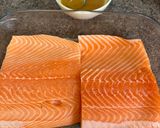 A picture of step 1 of Salmon in Honey Glaze with Lemon.