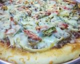 Foto langkah ke 6 dari resep Pizza Blasteran (ulen 3 menit, no telur, awet empuknya).