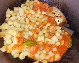 Foto langkah ke 3 dari resep Sambal Goreng TANGSIS (kentang sosis).
