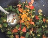 A picture of step 4 of Okra Kadhi.