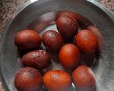 मिल्क पाउडर से बने जूसी गुलाब जामुन रेसिपी चरण 4 फोटो
