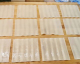 Foto del paso 11 de la receta: Canelones trufados de Confit de Pato, Setas y Foie fresco con Bechamel al Oporto