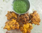 A picture of step 4 of Chana pakoda.