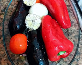 Foto del paso 1 de la receta: Ensalada de pimientos, berenjenas y tomates confitados al horno