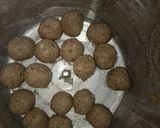 Foto langkah ke 3 dari resep Bola Bola Daging Kambing Bumbu Bratwurst.