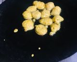 A picture of step 3 of Rajasthani Tawe ki pakodi.