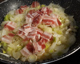 Foto del paso 3 de la receta: Pizza de judías verdes salteadas con bacon