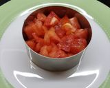 Foto del paso 3 de la receta Ensalada de tomate y salmón