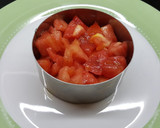 Foto del paso 3 de la receta: Ensalada de tomate y salmón