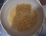 Foto langkah ke 1 dari resep Mac and Cheese.
