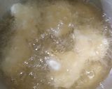 Foto del paso 4 de la receta: Buñuelos de cebolla y de lechuga