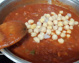 Foto del paso 7 de la receta: Garbanzos con tomate y sabor a mar