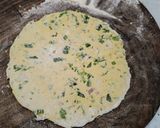 A picture of step 5 of Hari Pyaz Bathua Paratha.