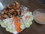 Salad cá chiên giòn