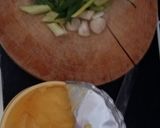 รูปขั้นตอนการทำที่ 2 ของ กุ้งผัดเนย
