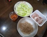 รูปขั้นตอนการทำที่ 1 ของ ผัดเส้นบุกสาหร่าย,หมูสไลด์,กะหล่ำปลี - คีโต