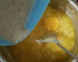 Foto langkah ke 5 dari resep Cheese Custard Muffins (step by step).