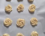 A picture of step 2 of Piping cookies.