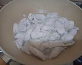 Foto langkah ke 1 dari resep Vietnam Spring Rolls.