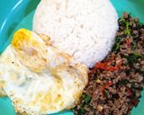 Foto langkah ke 8 dari resep Pad Krapao.