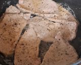 Foto del paso 3 de la receta: Chuletas de cerdo al guajillo con papas