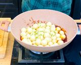 Foto langkah ke 7 dari resep Bola-bola mochi kentang pedas manis.