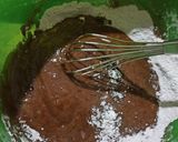 Foto langkah ke 3 dari resep Simple Chocolate Muffin.
