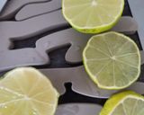 Foto langkah ke 1 dari resep Swiss Lemonade ala Mbak Erni Dwip.