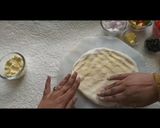 चीजी पैन पिज़्ज़ा (Cheesy pan pizza recipe in Hindi) रेसिपी चरण 4 फोटो