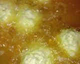 A picture of step 4 of Fried Cabbage Balls.