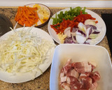 Foto del paso 1 de la receta: Fideos con panceta frita en salsa de cacahuete