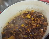 Foto del paso 3 de la receta: Cazuela de patatas con costilla y níscalos