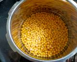 A picture of step 1 of Ragda Pattice.