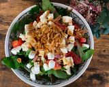 A picture of step 4 of Spinach and Mozzarella Salad.