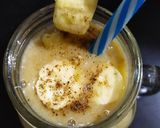 A picture of step 5 of Banana smoothie.