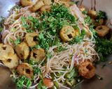 A picture of step 6 of Street-Style Bengali Chicken Chowmein.