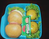 Foto langkah ke 2 dari resep Burger Mini.