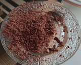 A picture of step 4 of Dates Cocoa Milk Shake.