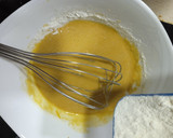 Foto del paso 6 de la receta: Bizcocho de limón sin yogur