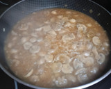 Foto del paso 3 de la receta: Pechugas de pollo en salsa de Champiñones