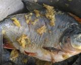 Foto langkah ke 3 dari resep Ikan bawal goreng, sambel kecap.