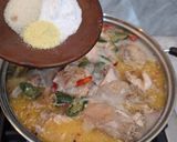 Foto langkah ke 5 dari resep Garang Asem Bumbu Iris Cemplang-Cemplung.
