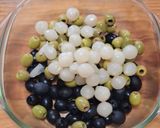 Foto del paso 2 de la receta: Aceitunas con encurtidos