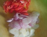 Foto langkah ke 2 dari resep Mi Goreng Ayam Suwir.