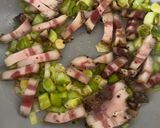 Foto del paso 2 de la receta: Mafalda con Pera, Puerro y Roquefort !!!