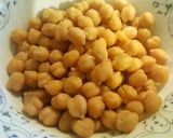 A picture of step 1 of Healthy Chickpea fruit bowl🍓🍌🍎🍜.